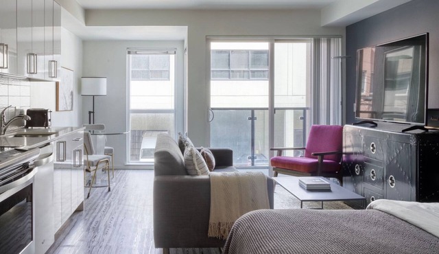 Open U-District Studio w/Laundry, near Parks & Shops, by Blueground