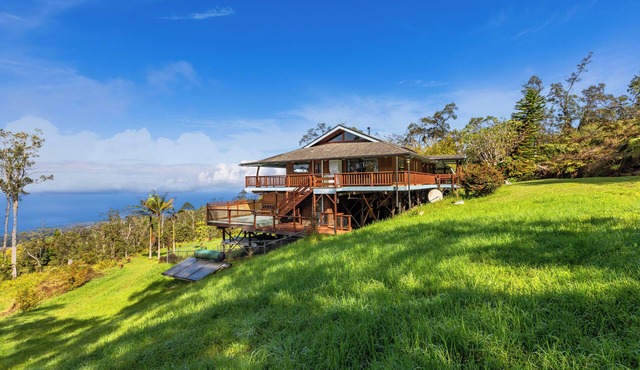 Panoramic Ocean View in Kona Cloud Forest