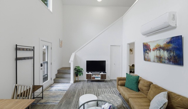 Peaceful Central District Retreat 3 bdrm, patio
