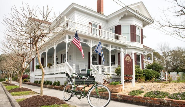 Pecan Tree Inn