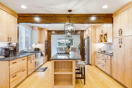 Perch - Beacon Hill Abode