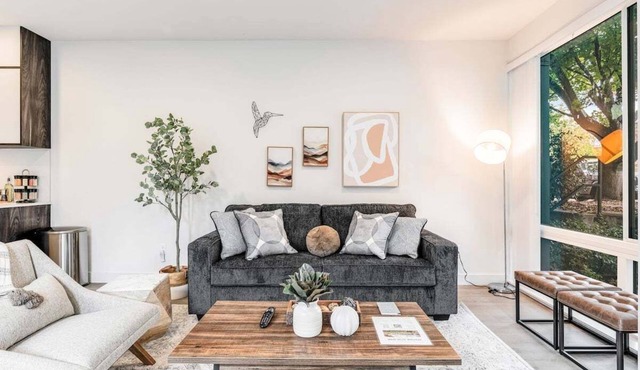 Perch - View on Franklin: Cozy 3 BR | Lake & Needle View | Fireworks