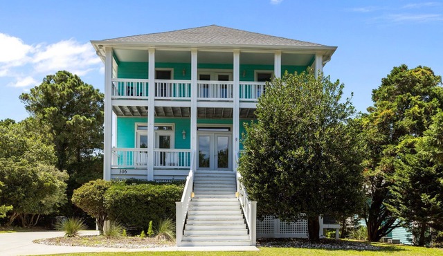 Pet Friendly, Oceanside Interior Home Private Pool, Golf Cart, and Easy Access.