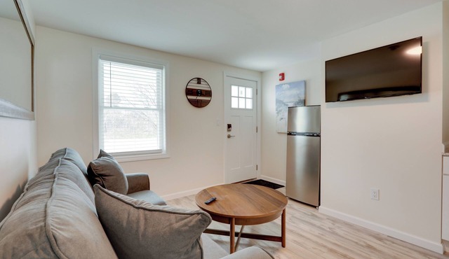 Pet-Friendly Wareham Retreat Near Onset Beach!