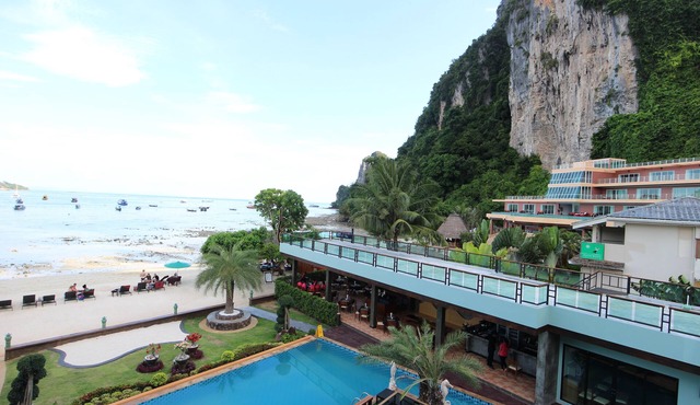 Phi Phi Nice Beach Hotel Hip