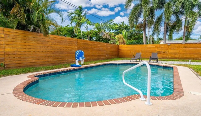 Pompano Gem < 1 mi to Beach & 12 Pickleball courts