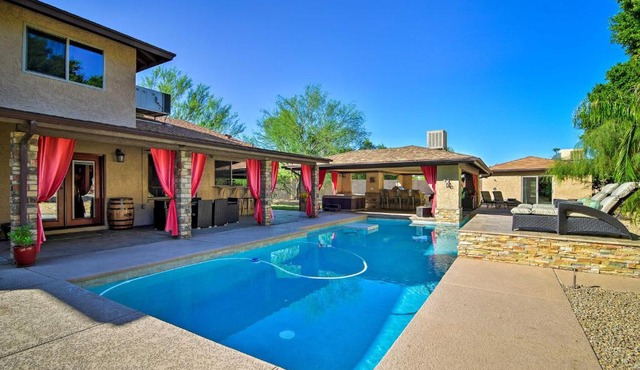 Pool, Bar & Game Room: Red Mountain Mesa Oasis