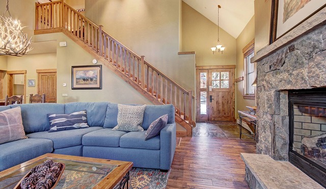 Premier 2-story Townhome Minutes From Winter Activities 3 Bedroom Townhouse by RedAwning