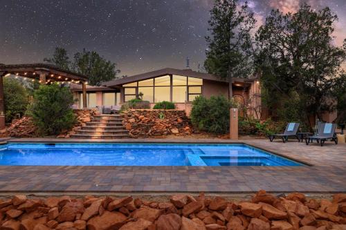Prime Location in Chapel - Heated Pool & Spa | Red Rock Views | Hot tub