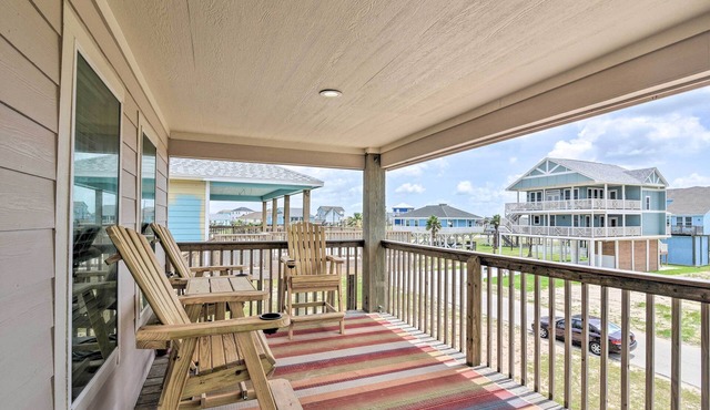 Private Beach Access: Coastal Freeport Home!