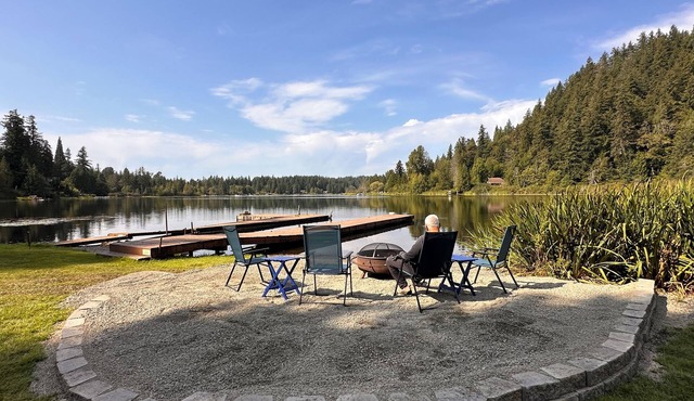 Private house, no stairs, large deck, 5 watercraft hiking trails - 2026WorldCup