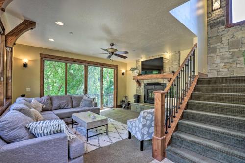Provo Canyon Cabin 'Treehouse' w/Mountain Views