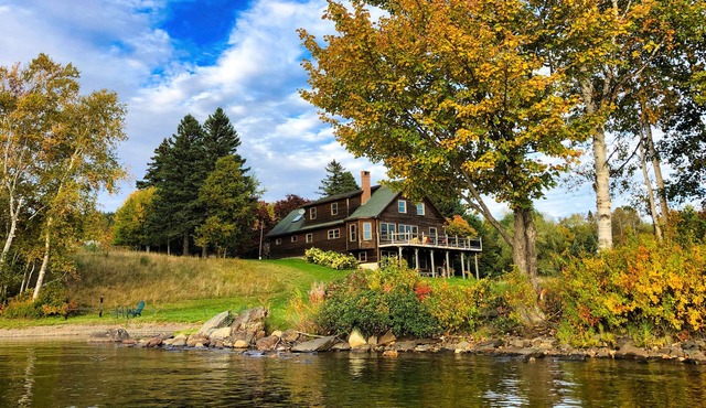 Rangeley Lake Lodge - On Rangeley Lake with large lawn and close to town!