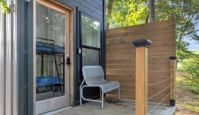 Riverfront Camping Pod, W/Bath House, Close to DT