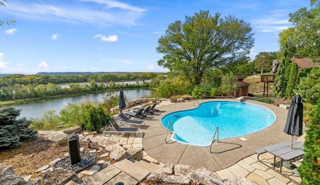 Riverfront Inn