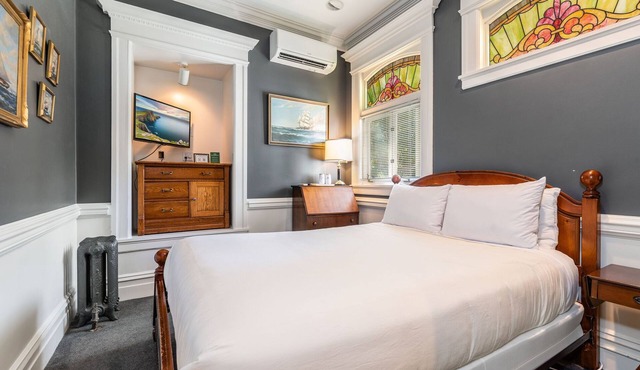 Room 101 - Unique Accommodations in Seattle's Capitol Hill
