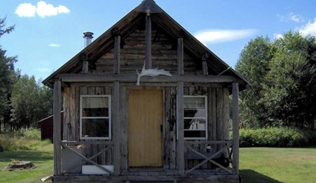 Rustic, Private Log Cabin near Augusta, Maine, Perfect for a Weekend Getaway in Nature