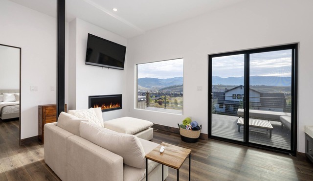 Scenic Perch 2 Bedroom Home