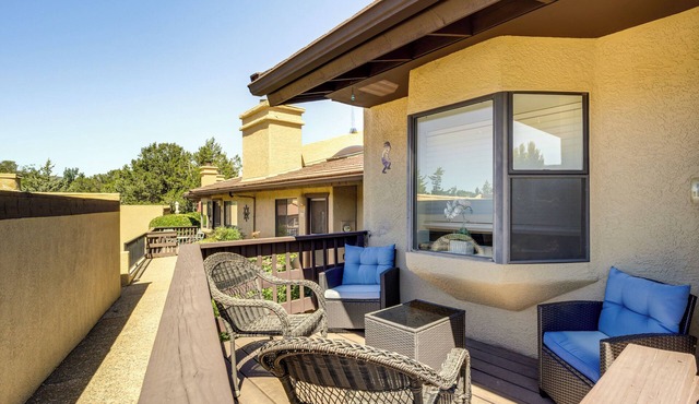 Sedona Condo on Golf Course w/Pool Access!