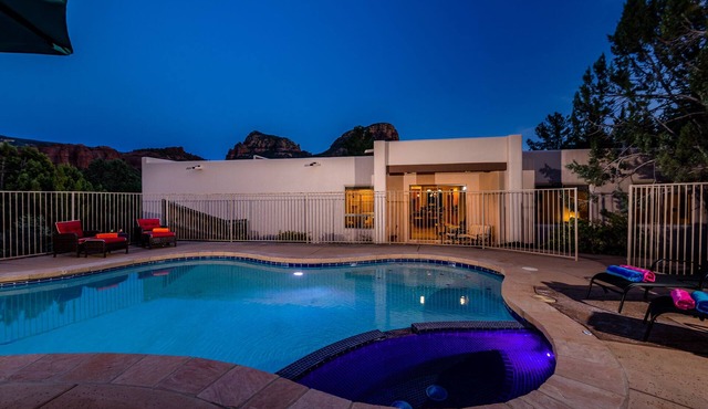 Sedona Spectacular: Luxury 3BR home with private pool, hot tub, and stunning red rock views.