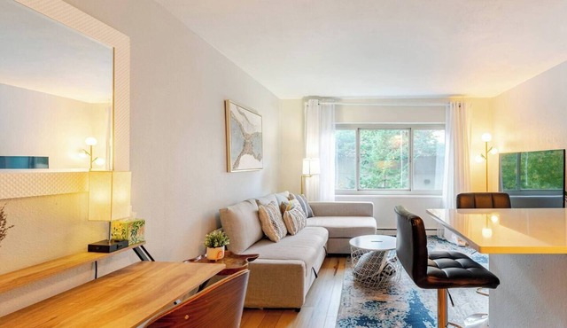 Serene downtown Seattle condo - Walk to Convention Center, Pike Place, top sites