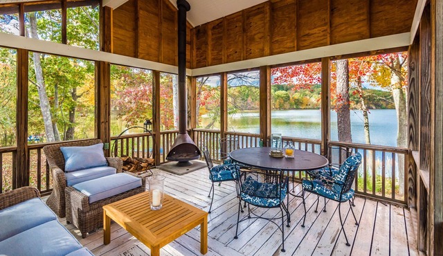Serene Lakefront Escape - Private Dock & Screened Gazebo