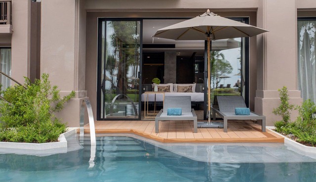(SHA+)Pool Access Seaside with Jacuzzi (S04)