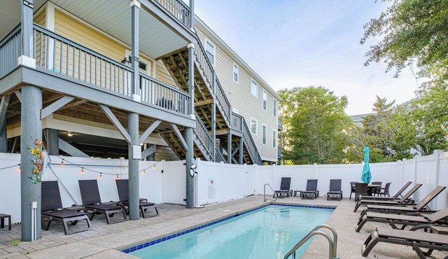 Shared Pool & Hot Tub! Seaside Murrells Inlet Home