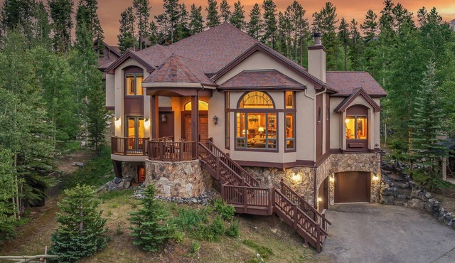 Short Walk to Ski Lifts | Boulder Ridge Retreat