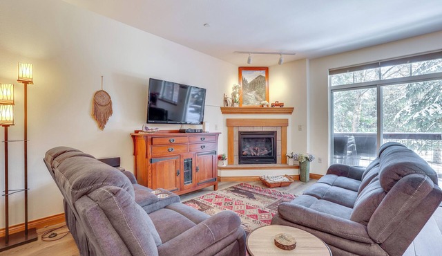 Ski & Explore: Silverthorne Gem w/Hot Tub Access!
