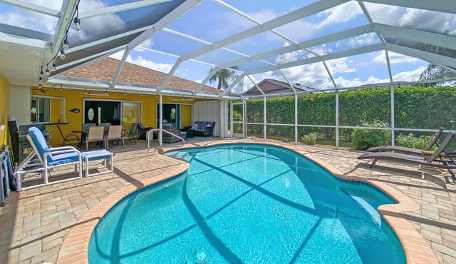 Sleeps 6, FULL refund*, Dog ok, heated pool
