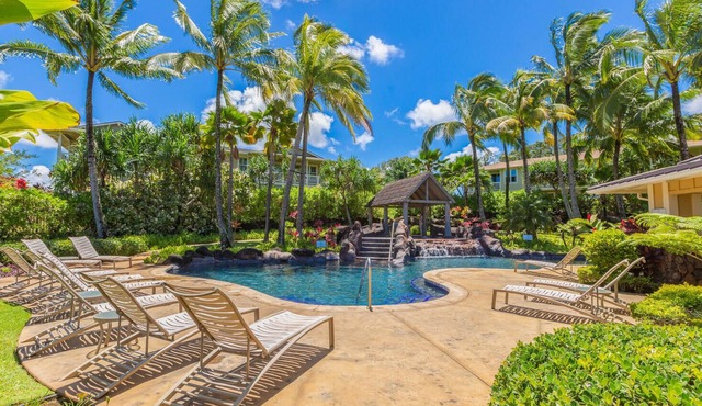 Spacious 3-bdr Pool, Hot Tub and free A/C