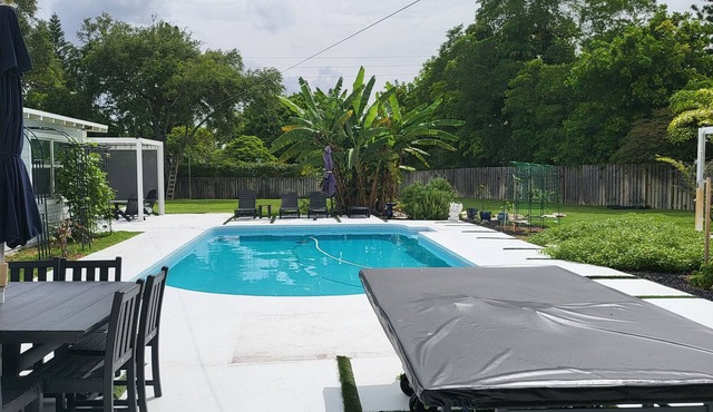 Spacious 4-bedroom house in family friendly Coral Springs with all amenities.