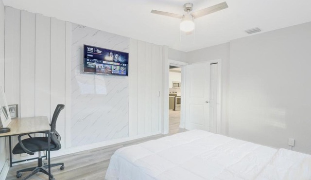 Spacious and luxurious home centrally located between Miami and Ft. Lauderdale