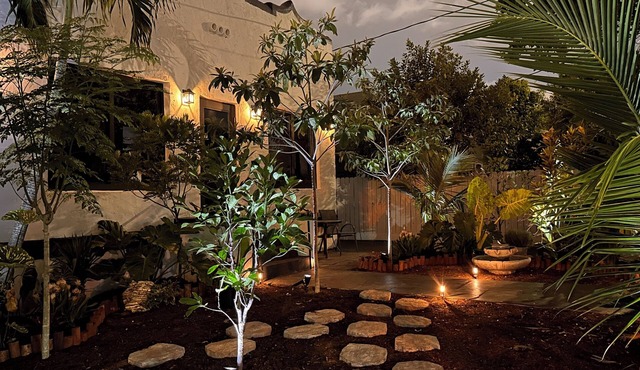 Spacious, comfortable, and cozy family home and friends to relax and have fun. Explore Miami and South Florida. 7 min. to downtown and 10-20 minutes to several beaches, including South Beach. Very relaxing comfortable space.