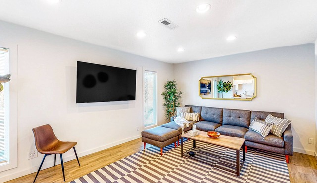 Spacious gem with ample outdoor space, deck, & AC - quick drive to Notre Dame