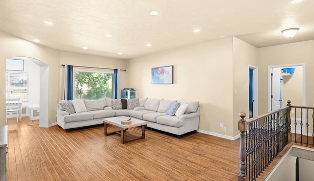 Spacious Home near Silicone Slopes