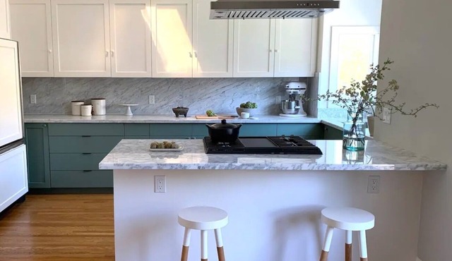 Spacious, light-filled flat in leafy, cafe-filled neighborhood in Berkeley