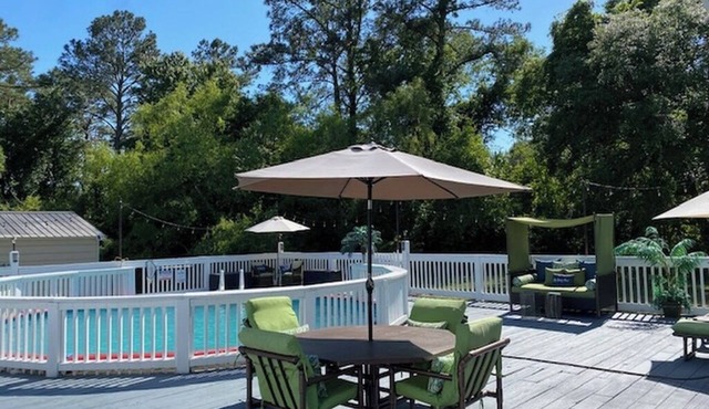 Spacious Poolside Retreat - Close to Area Beaches