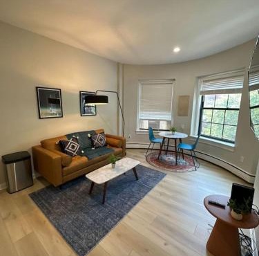 Spacious Studio Back Bay