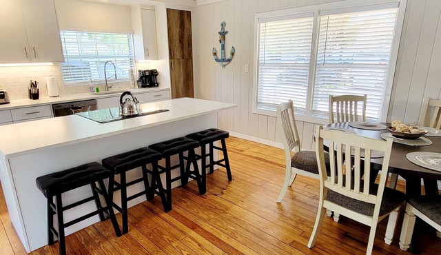 Specious and renovated 2 bed 2 bath house