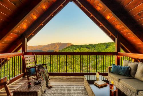 Splashtacular: Indoor Pool~Gorgeous Views~HotTub~GameRoom~Resort