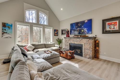 Sprawling Group Getaway w/Dock on Lake Wylie!