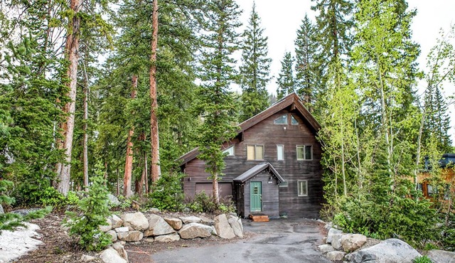 Stellar Haven by Cottonwood Lodging