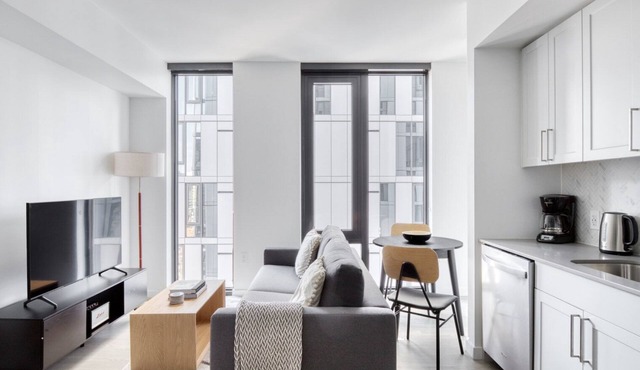 Stunning First Hill Studio w/Gym & Coworking, by Blueground