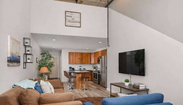 Stylish Condo Steps from Downtown Restaurants