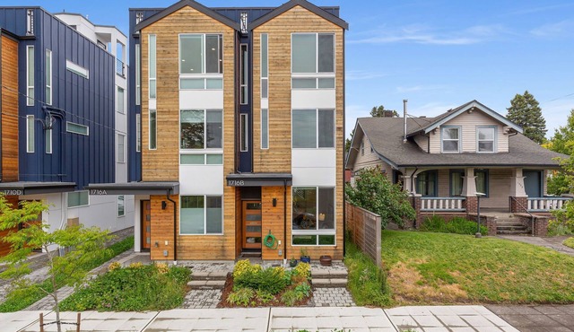 Stylish Townhouse Near Seattle Attractions with EV Charger