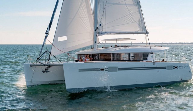 Sun-Kissed Sailing Adventure in Isla de Mahe, Seychelles
