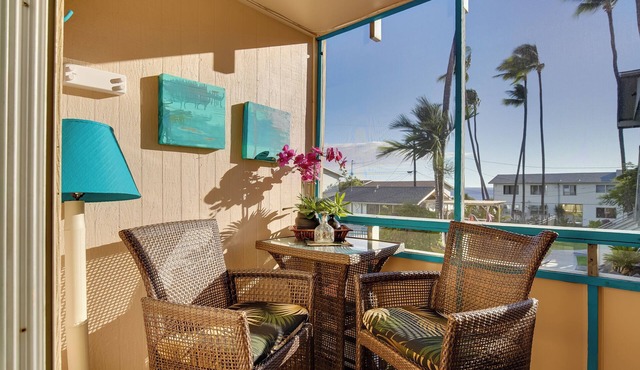 Sunny Central Condo: Lanai & Community Pool Access