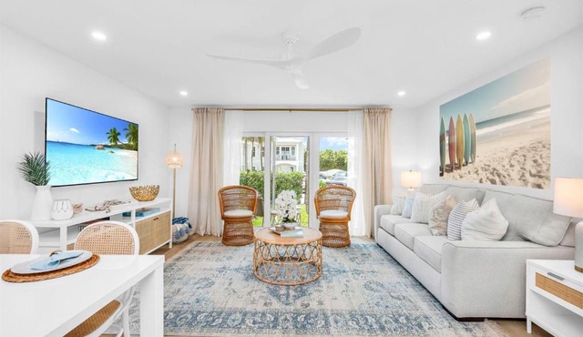 The Beach Villa in Juno! 1-Steps to the Beach